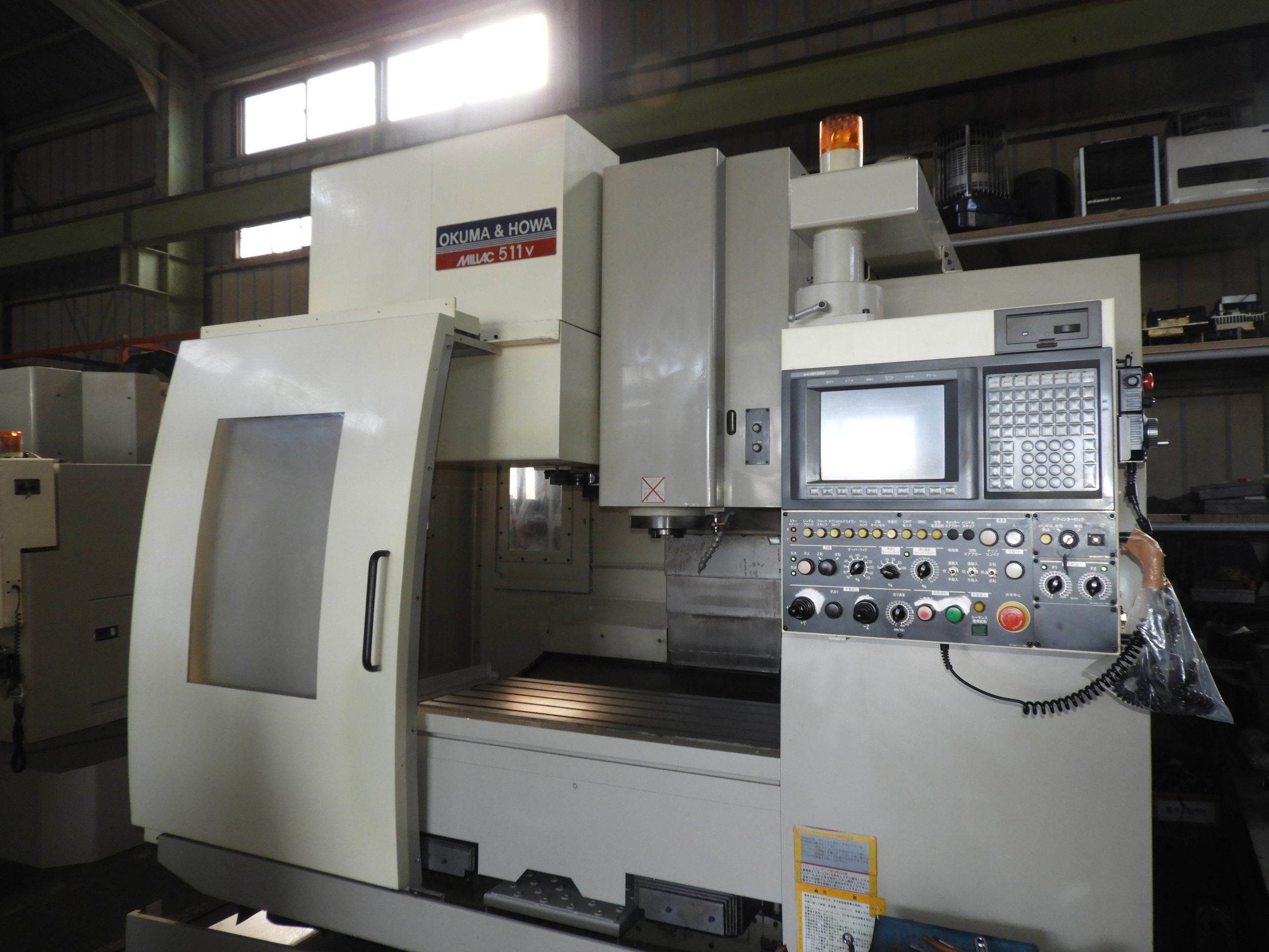 MÁY GIA CÔNG PHAY ĐỨNG CNC OKUMA & HOWA MILLAC M-511V