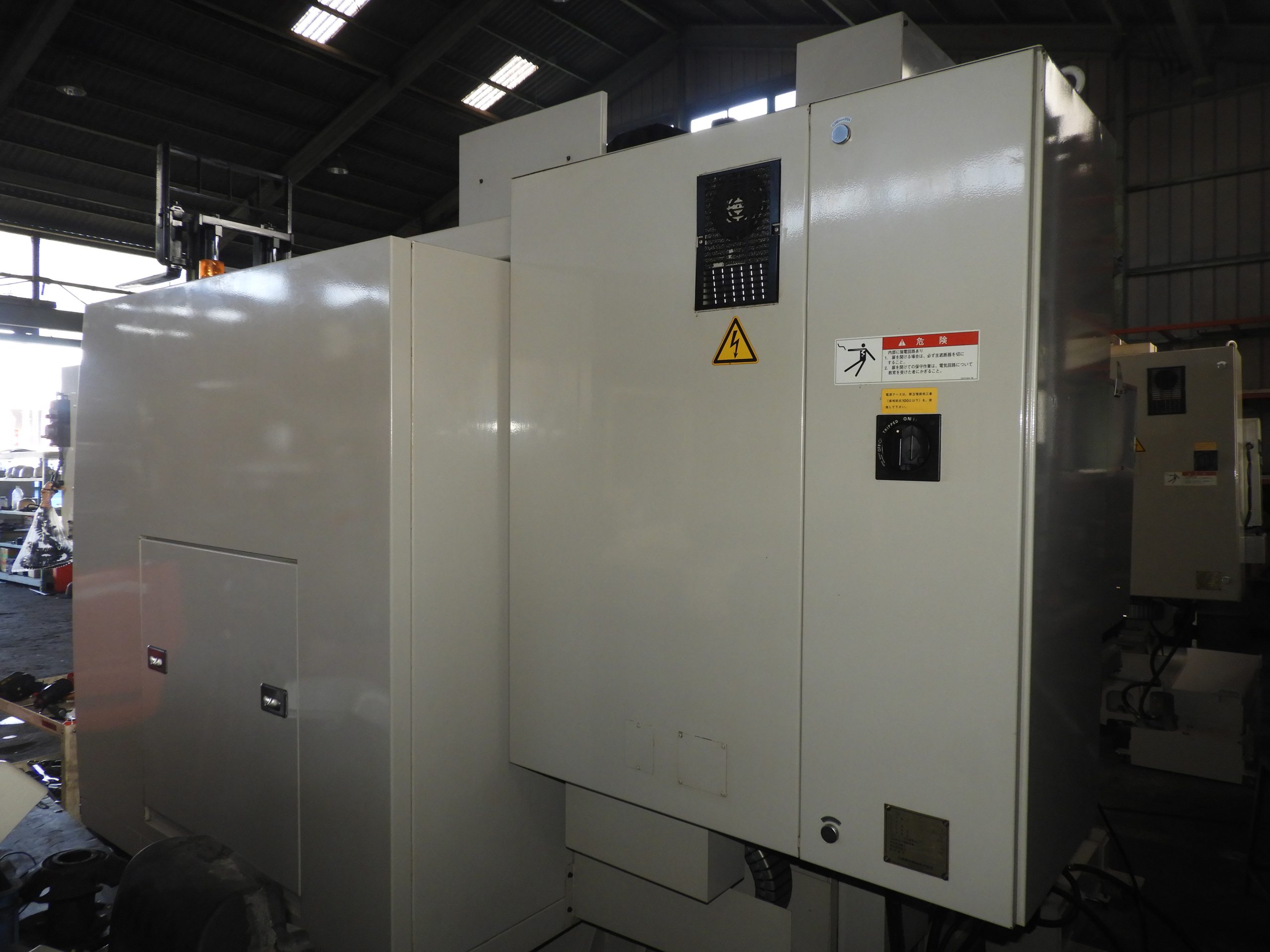 MÁY GIA CÔNG PHAY ĐỨNG CNC OKUMA & HOWA MILLAC M-511V