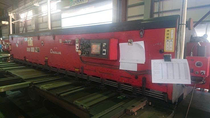 Máy cắt tôn thủy lực AMADA M-4045