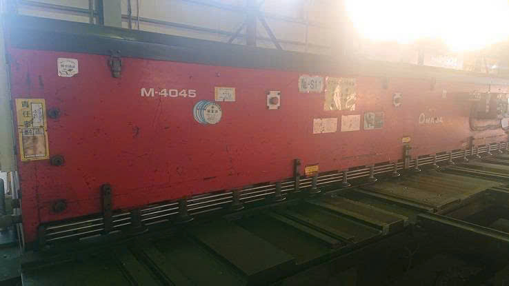 Máy cắt tôn thủy lực AMADA M-4045
