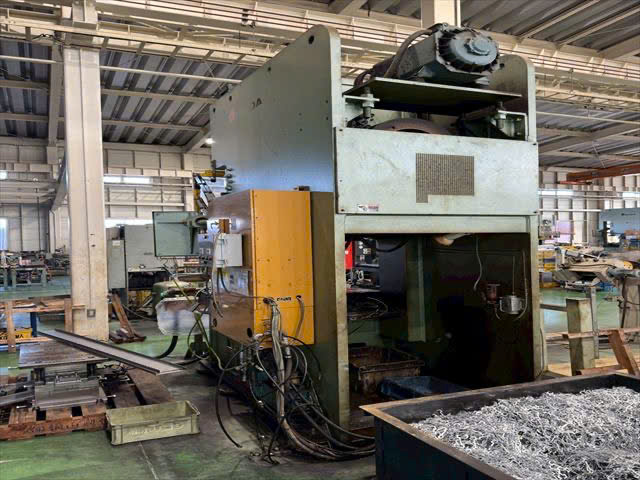 Máy dập cơ khí AMADA TPL-150 (1995)