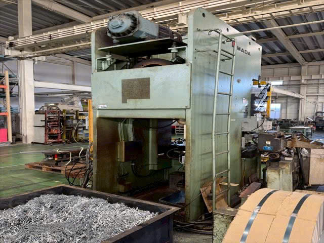 Máy dập cơ khí AMADA TPL-150 (1995)